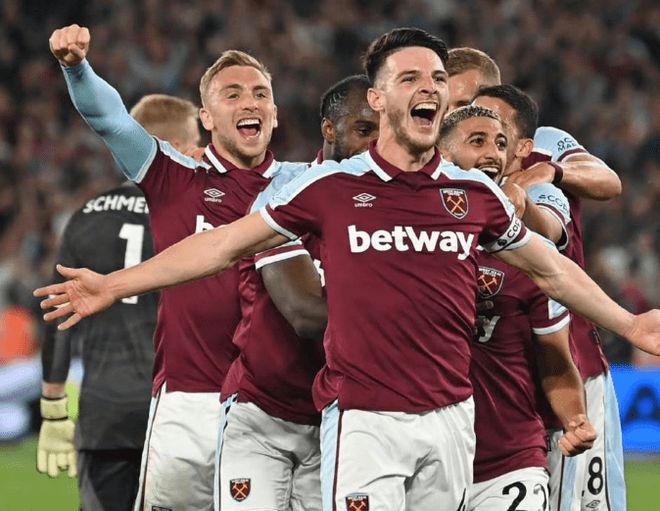 川超联赛出现暴力事件，凉山队球员比赛结束后飞踹裁判